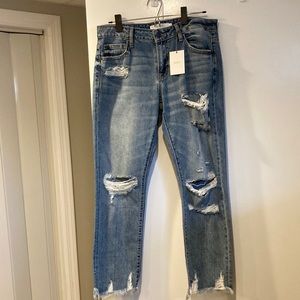 Hidden Bailey Boyfriend Jeans. Size 27.